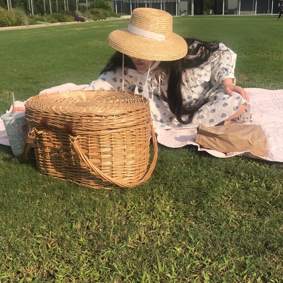 Meet your Posher, Vanessa - Picture 1 of 2